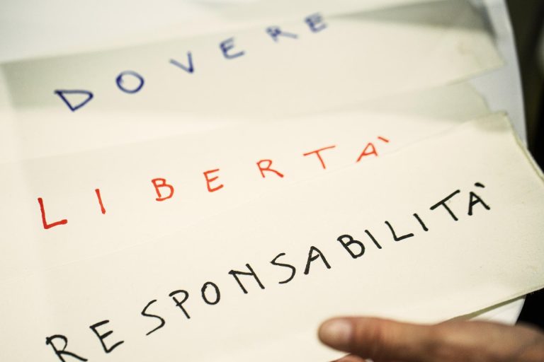 25310_DMZ_06369_토론장_첫날_캐논